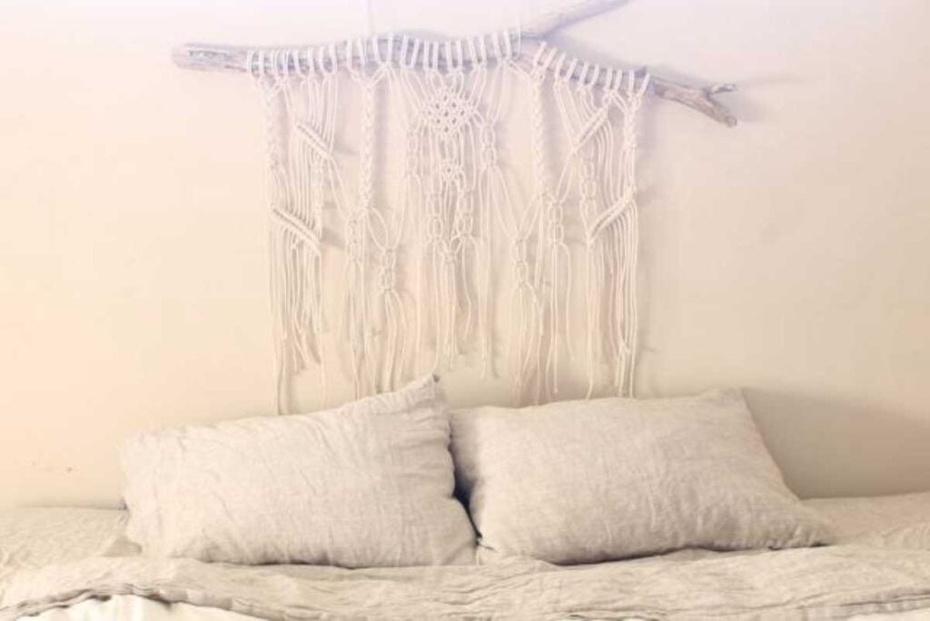 Una cabecera que también es un tapiz bohemio