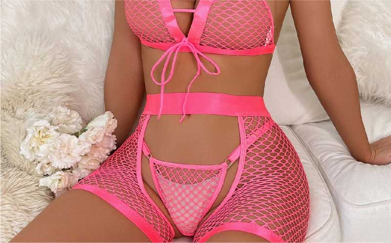 Lencería con espalda abierta