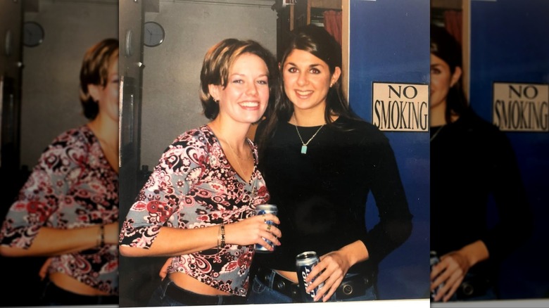 Dylan Dreyer y un amigo sonriendo