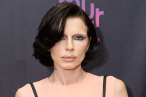 Las fotos de antes y después de Julia Fox demuestran cuánto la ha cambiado Hollywood