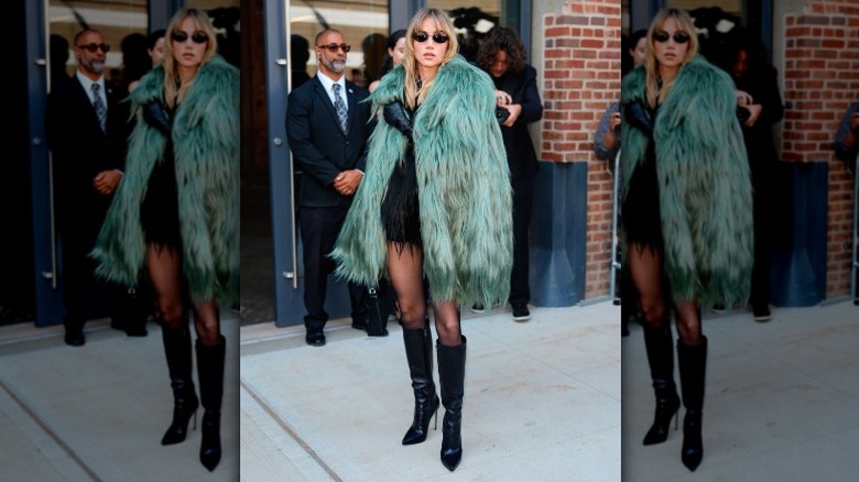 Suki Waterhouse asiste al desfile de Michael Kors