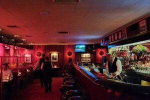 El legendario asador Phoenix de Arizona con vibraciones de la vieja escuela lo lleva directamente a 1964