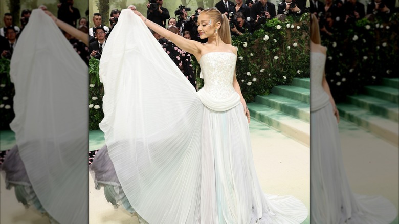 Ariana Grande luce su falda larga en la Met Gala 2024
