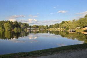 Entre Akron y Pittsburgh se encuentra el vibrante campamento de Ohio con diversión en el lago y entretenimiento para niños