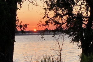 Situado entre Austin y Lubbock se encuentra el pintoresco lago artificial de Texas conocido por la pesca.