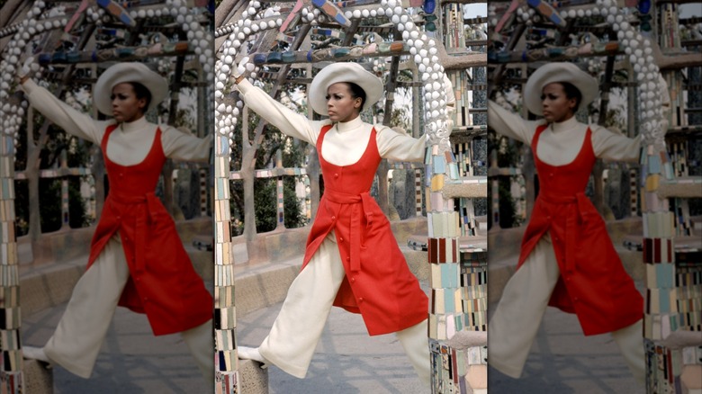 Diahann Carroll posa en Watts Tower en 1960.