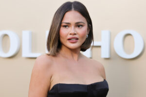 ‘El nuestro no funcionó la primera vez’: Chrissy Teigen habla sobre la realidad del tratamiento de FIV