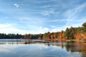 El pintoresco parque estatal de Massachusetts, cerca de Boston, es una joya tranquila con lagos, senderos y pesca