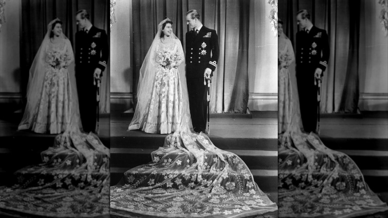 La reina Isabel II y el príncipe Felipe el día de su boda en 1947.