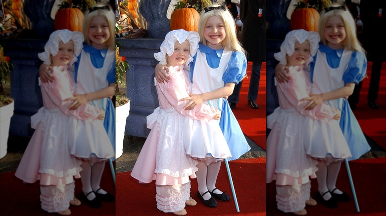 Las niñas Elle Fanning y Dakota Fanning disfrazadas de Halloween