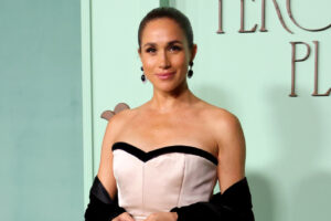 Los mejores trajes de alfombra roja de Meghan Markle la coronan como una de las reinas de la moda