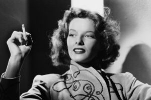 Katharine Hepburn no tuvo hijos por elección propia y abrió el camino para otras mujeres impulsadas por su carrera