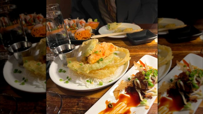 Una comida en 26 Thai en Brookhaven, Georgia