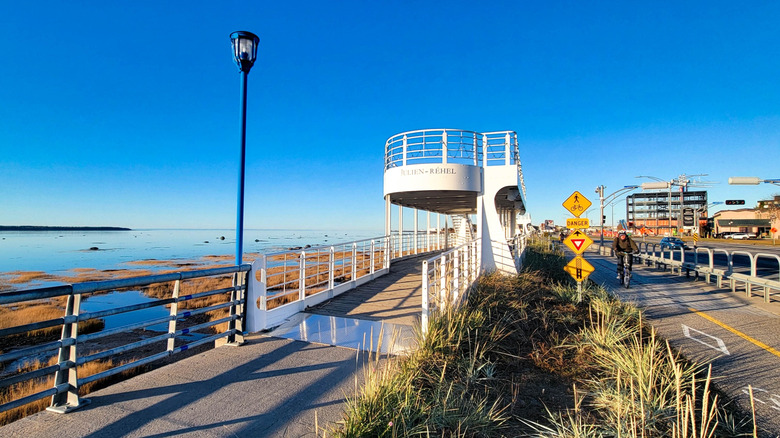 El Promenade de la Mer en Rimouski, Quebec, en un día soleado