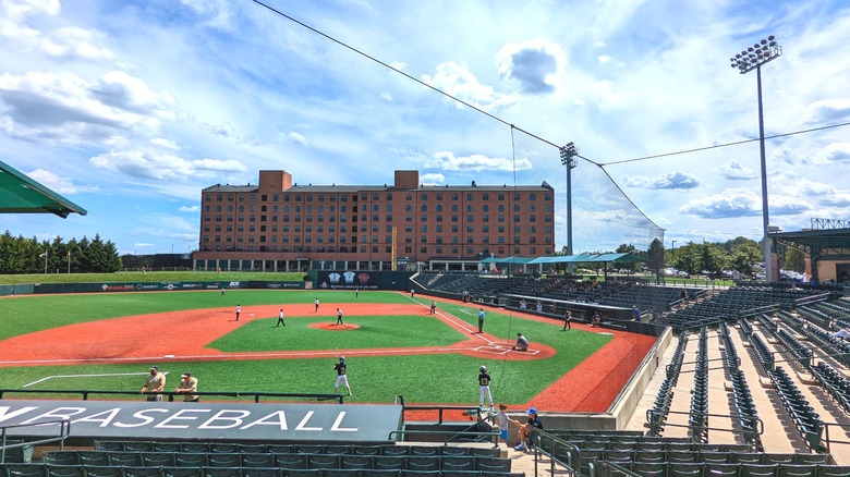 Los fanáticos del béisbol han estado viendo juegos en el estadio Ripken en Aberdeen, Maryland, desde 2002.