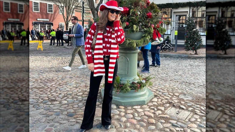 Kaitlan Collins posa para una fotografía en la isla Nantucket en Massachusetts en diciembre de 2021
