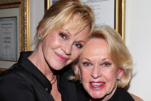 10 veces Melanie Griffith elogió a su ‘luchadora’ madre Tippi Hedren en las redes sociales
