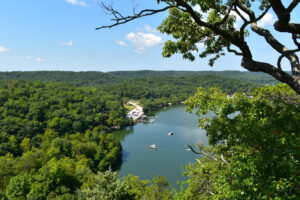 Esta pintoresca ciudad del Medio Oeste con infinita diversión al aire libre es una joya del lago de Ozarks