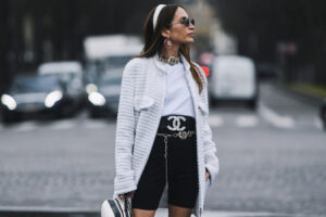 Tendencias de moda de la Generación X que todavía se sienten elegantes hoy en día