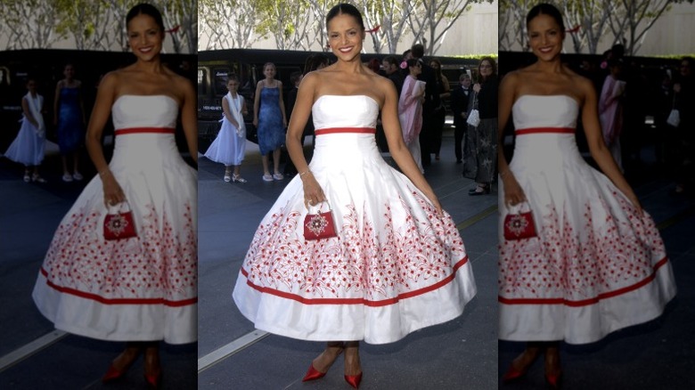 Victoria Rowell llega a los premios Daytime Emmy 2003