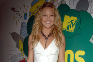 El atuendo de Kate Hudson de 2006 lleno de tendencias de principios de agosto que regresaron