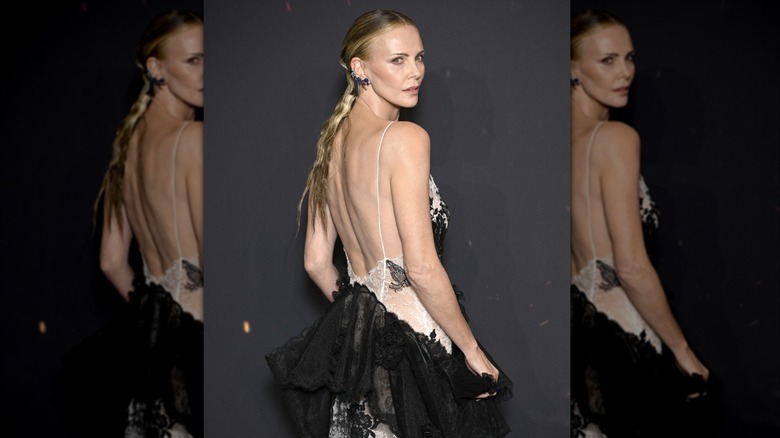 Charlize Theron en el estreno en París de 