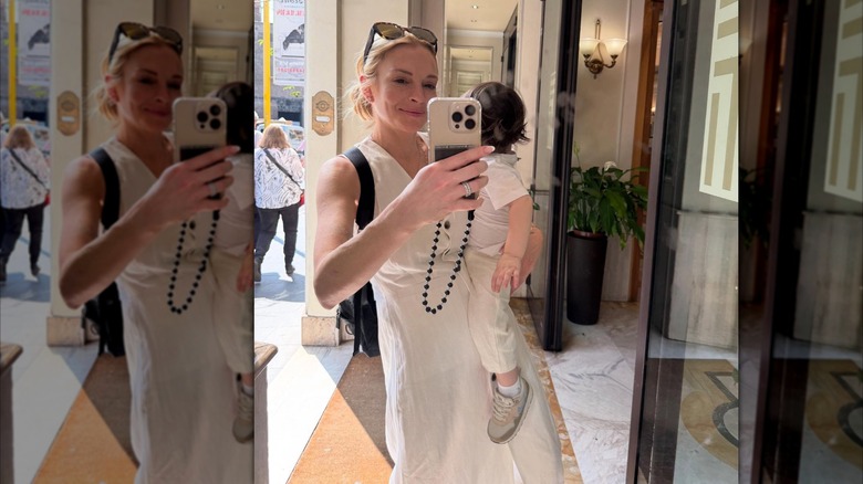 Lindsay Lohan se toma una selfie con Luai