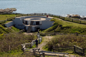 Este fuerte militar abandonado es ahora el subestimado parque costero de visita gratuita con una belleza inquietante de Canadá