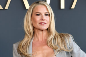 La rutina de maquillaje de Ali Larter está cambiando a los 50 de la mejor manera