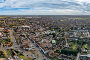Entre Londres y Bristol se encuentra una de las ciudades más antiguas de Inglaterra con pintorescas reservas naturales y encanto histórico.