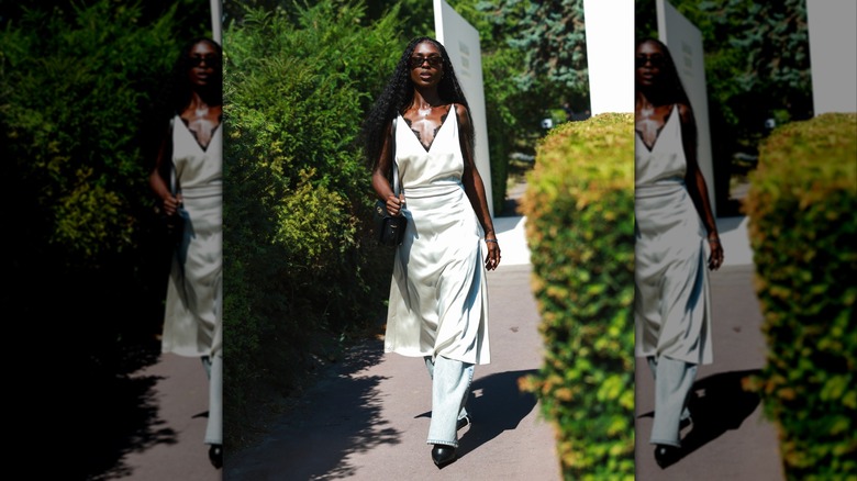 Jodie Turner-Smith en el desfile de Alta Costura de Balenciaga en julio de 2026.