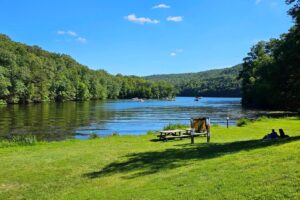 Entre la ciudad de Nueva York y Hartford hay una encantadora ciudad de la costa este con parques vibrantes, comidas deliciosas y vida silvestre