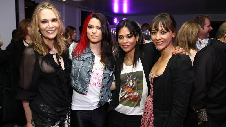 Peggy Lipton, Maxine Ashley, Kidada Jones y Rashida Jones en el lanzamiento de Disney en 2011