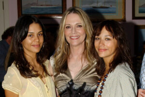 6 dulces fotos de la estrella de Mod Squad, Peggy Lipton, con sus hijas Kidada y Rashida Jones