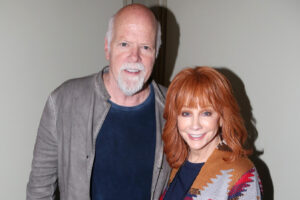 ‘El tiempo lo es todo’: Dentro de la historia de amor de Reba McEntire y Rex Linn