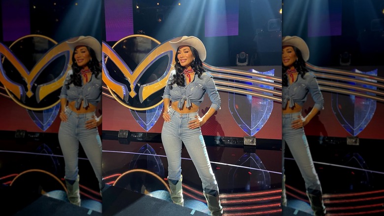 Nicole Scherzinger con un conjunto occidental de mezclilla doble
