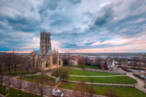 Entre Sheffield y Leeds se encuentra la ciudad en crecimiento del Reino Unido con vías navegables transitables, una historia vibrante y comidas deliciosas