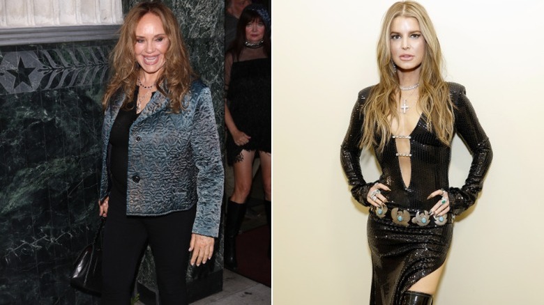 Catherine Bach sonriendo en un evento con una chaqueta detallada con pantalones negros a la izquierda y Jessica Simpson con un vestido negro brillante en un evento a la derecha.