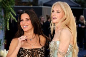 Nicole Kidman y Sandra Bullock nos encantan con impresionantes looks de estreno de Practical Magic 2