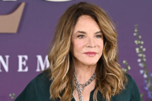 Stockard Channing, 82, aturde en una rara aparición pública y nos brinda una importante inspiración para el cabello