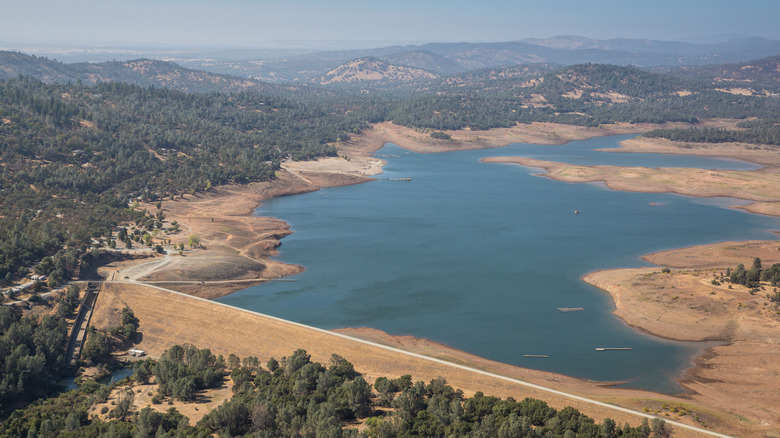 Una vista aérea del lago Collins en California