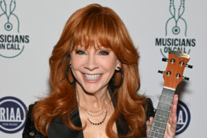 El mayor arrepentimiento del cabello de Reba McEntire fue una importante tendencia de belleza de los 80