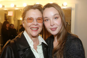 La hija de Annette Bening, Ella Beatty, se está convirtiendo en una superestrella de la alfombra roja: sus mejores looks