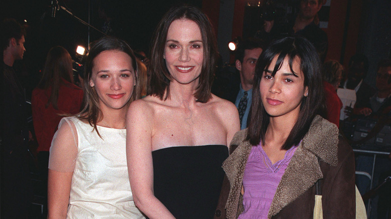 Rashida Jones, Peggy Lipton y Kidada Jones en el estreno de Mod Squad