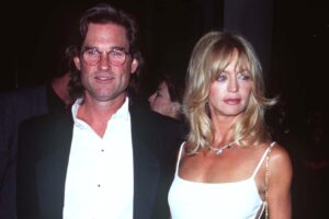 Este momento de la alfombra roja de 1996 es uno de los looks más subestimados de Goldie Hawn