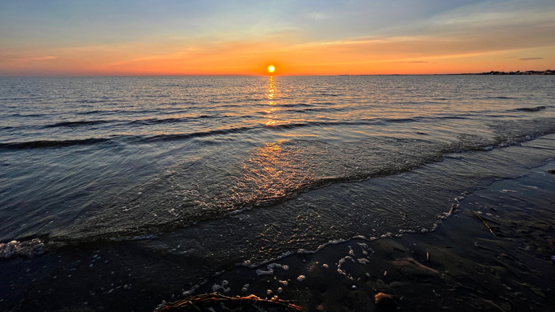 Atardecer en la playa de Fortescue en Nueva Jersey