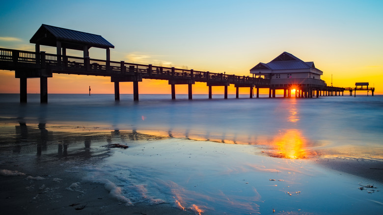La puesta de sol en el Muelle 60 en Clearwater Beach.