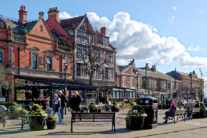 Cerca de Blackpool se encuentra la pintoresca ciudad costera de Inglaterra con playas, tiendas y deliciosos restaurantes