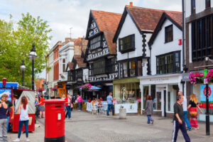 Entre Bristol y Exeter hay una ciudad encantadora con mercados, tiendas de antigüedades y escapadas idílicas a la naturaleza.