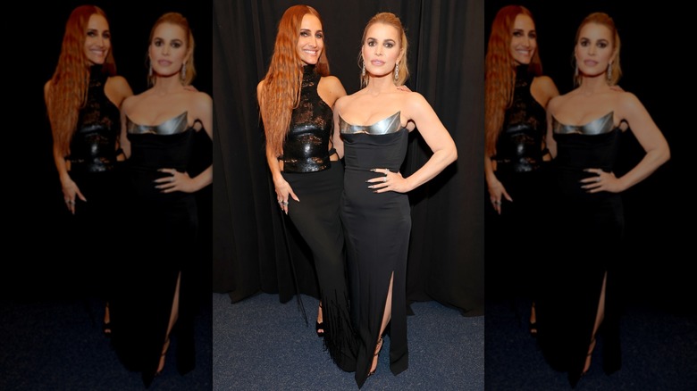 Jessica Simpson con su hermana Ashlee detrás del escenario en los MTV Video Music Awards 2025